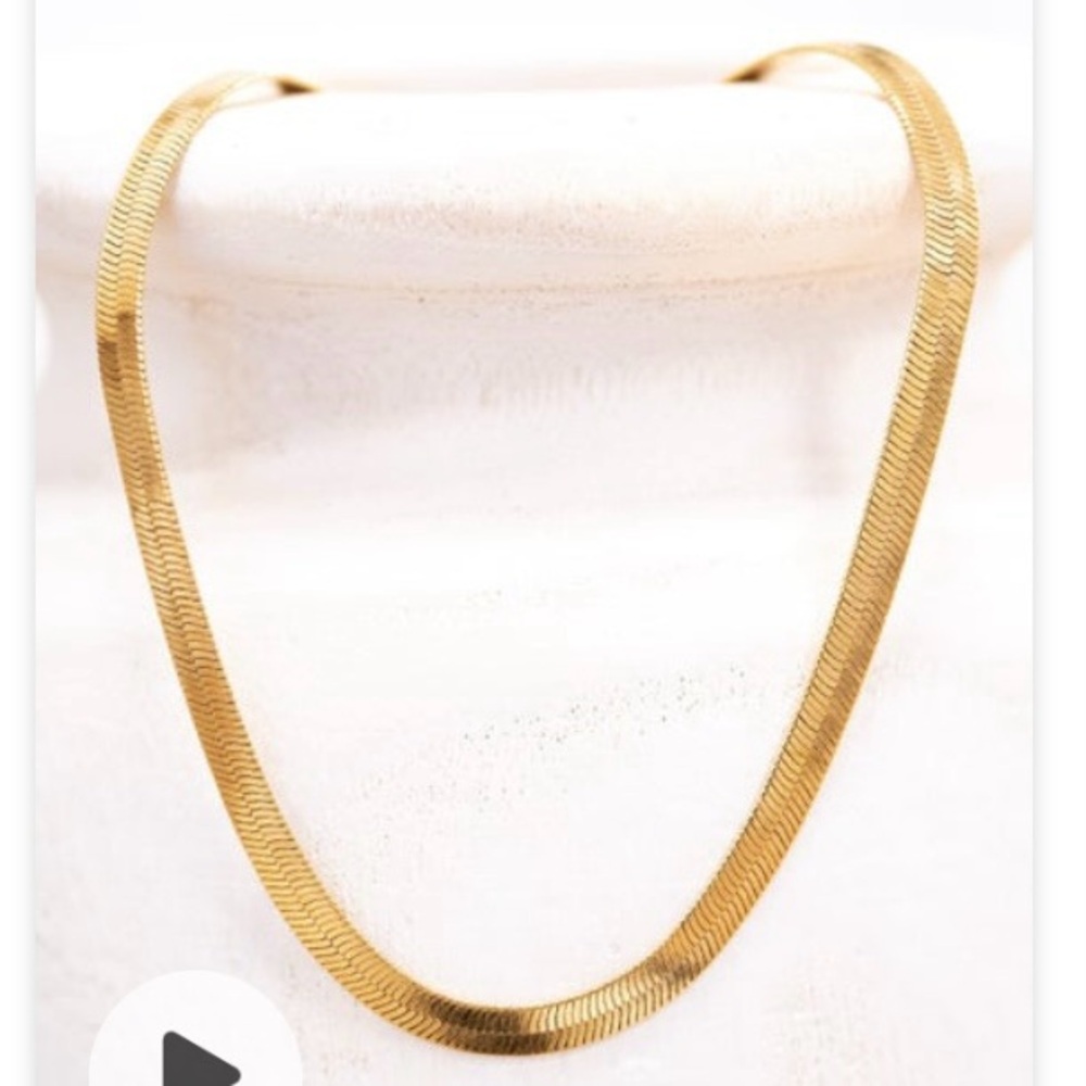 BAR triple gold plated Scarlett necklace with magnetic clasp & extender